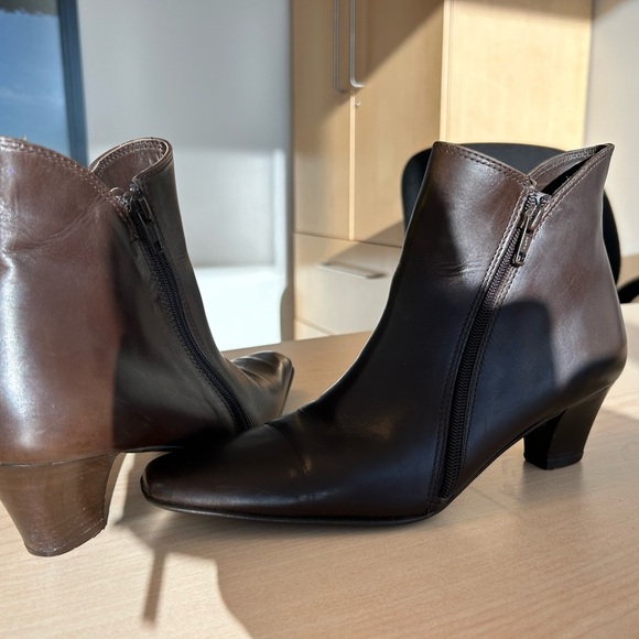 Amalfi by Rangoni leather 7.5 lux deep brown boots a symmetrical side zip - Picture 2 of 14